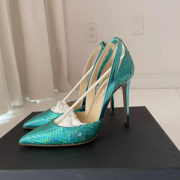 High heels - Picture 2 of 12